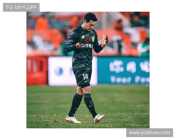 王大雷：从球场守门员到足球精神象征的成长历程与影响力分析